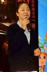 妈，亲一下潘丽丽