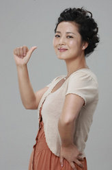 黄大妮黄大妮
