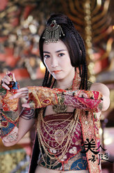 美人制造脱不花