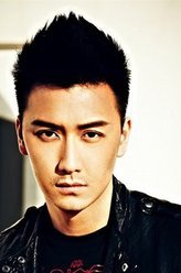 踮起脚尖吻到爱关硕言