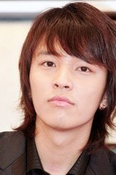 踮起脚尖吻到爱文青遥
