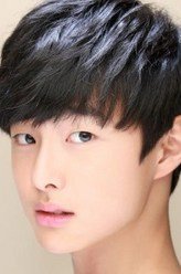 中二也无妨尹灿荣